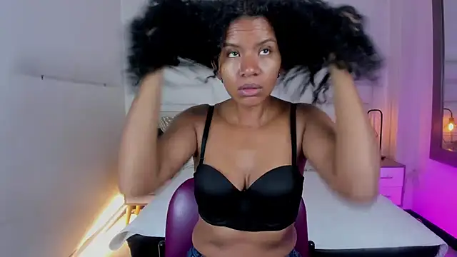 Ellie Alves online show from 02.11.25