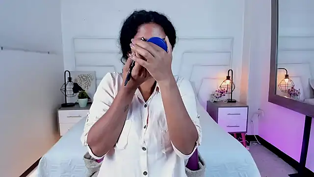 Ellie Alves online show from 02.19.25