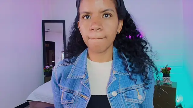 Ellie Alves online show from 09.23.25