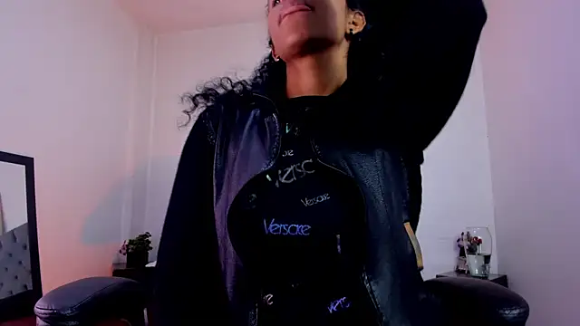 Ellie Alves online show from 11.24.25