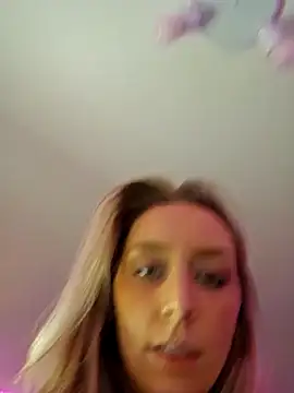 Snapshot of LilyOrion chatting on 12.04.24 LilyOrion online show from 12.04.24