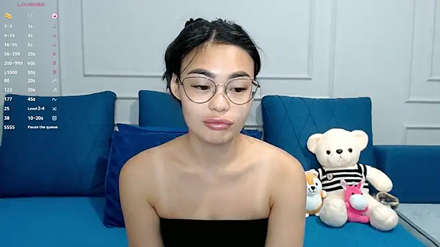 Snapshot of kwana_colada chatting on 09.29.25 kwana colada online show from 09.29.25