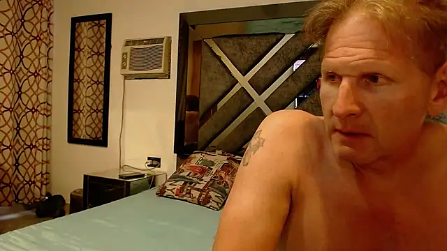 Snapshot of carlosbangsstar chatting on 12.14.24 carlosbangsstar online show from 12.14.24