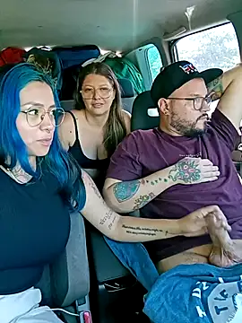 Snapshot of sgmr chatting on 11.04.25 sgmr online show from 11.04.25