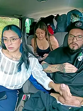 Snapshot of sgmr chatting on 11.08.25 sgmr online show from 11.08.25