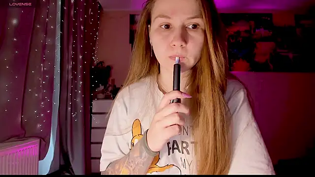 Snapshot of GoodWitch_ chatting on 02.19.25 GoodWitch online show from 02.19.25