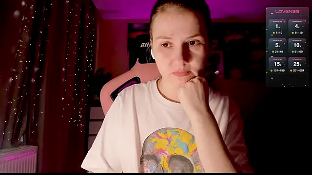 Snapshot of GoodWitch_ chatting on 02.27.25 GoodWitch online show from 02.27.25