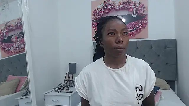 Snapshot of kirajohnson chatting on 01.30.25 kirajohnson online show from 01.30.25