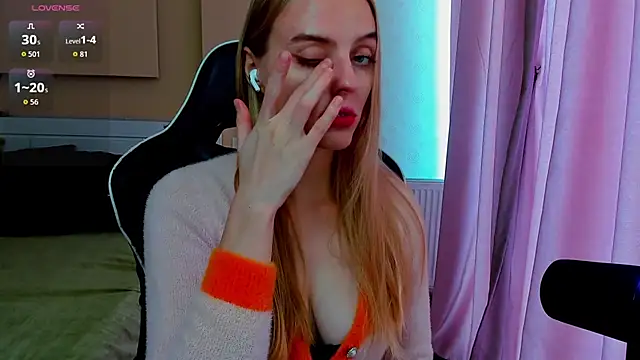 Snapshot of Jam_cream chatting on 11.08.25 Jam cream online show from 11.08.25