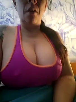 Snapshot of AmantedoGerente chatting on 11.22.25 AmantedoGerente online show from 11.22.25