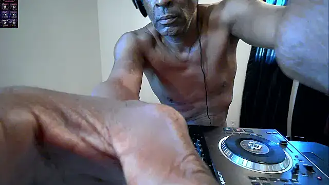 longdick4you8686 online show from 09.12.25