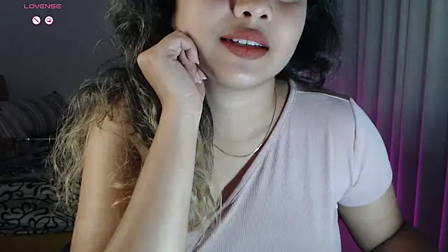 Snapshot of _neesha_414_ chatting on 10.09.25 neesha 414 online show from 10.09.25