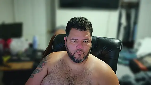 Snapshot of Gabihotxxx1 chatting on 11.19.25 Gabihotxxx1 online show from 11.19.25