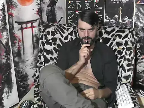 Snapshot of 00george chatting on 11.28.25 00george online show from 11.28.25