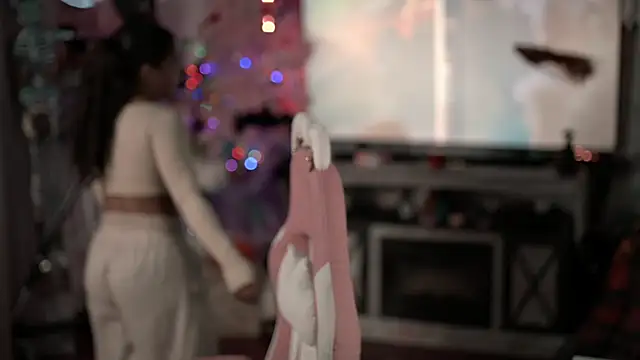 Nikki Torres online show from 09.18.25