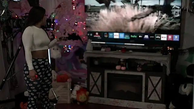 Nikki Torres online show from 09.24.25