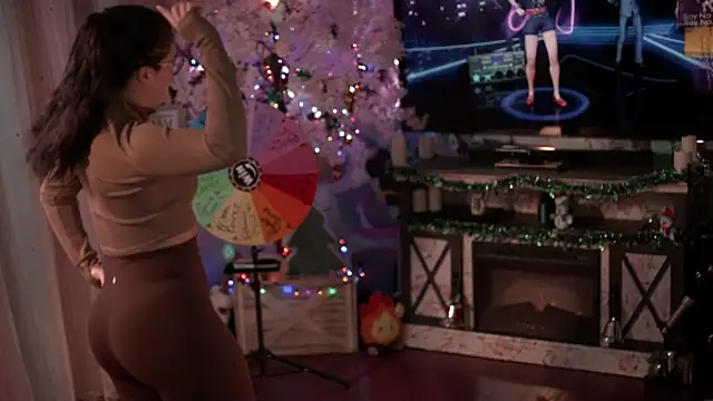 Nikki Torres online show from 11.25.25