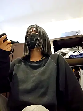 Snapshot of Latin_summer chatting on 11.13.25 Latin summer online show from 11.13.25