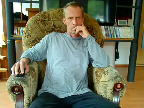 Snapshot of xxBareBabyxx chatting on 10.06.25 xxBareBabyxx online show from 10.06.25