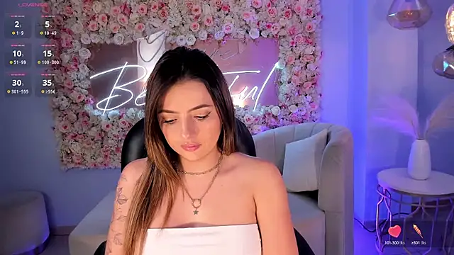 Snapshot of AmyWood chatting on 01.12.25 AmyWood online show from 01.12.25