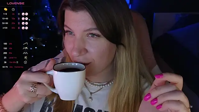 Snapshot of Fairy__Sofia chatting on 12.29.24 Fairy Sofia online show from 12.29.24