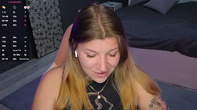 Snapshot of Fairy__Sofia chatting on 02.17.25 Fairy Sofia online show from 02.17.25