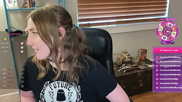 luluvaladon online show from 02.22.25