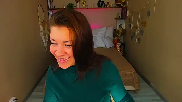 AnaMills online show from 10.04.25