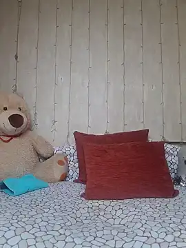 Snapshot of Amberhotqueen chatting on 01.12.25 Amberhotqueen online show from 01.12.25