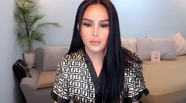 Snapshot of PrettyWomanxxx chatting on 02.15.25 PrettyWomanxxx online show from 02.15.25