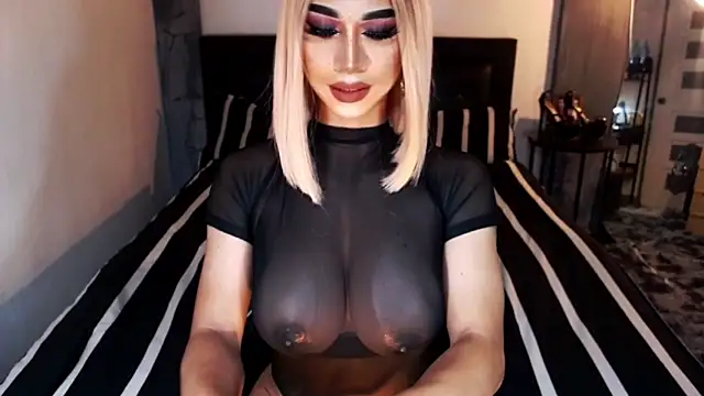 Snapshot of MassiveCockxMistress chatting on 06.07.26 MassiveCockxMistress online show from 06.07.26