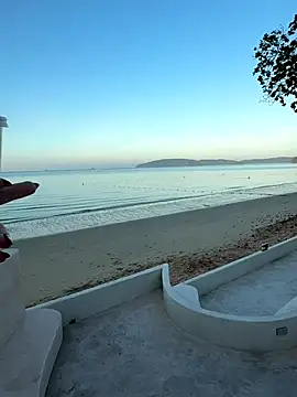 LilliThelo online show from 12.21.25