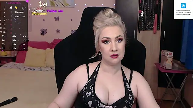Snapshot of MissLexyGold chatting on 02.01.25 MissLexyGold online show from 02.01.25