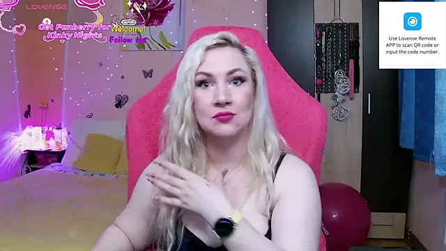 Snapshot of MissLexyGold chatting on 11.27.25 MissLexyGold online show from 11.27.25