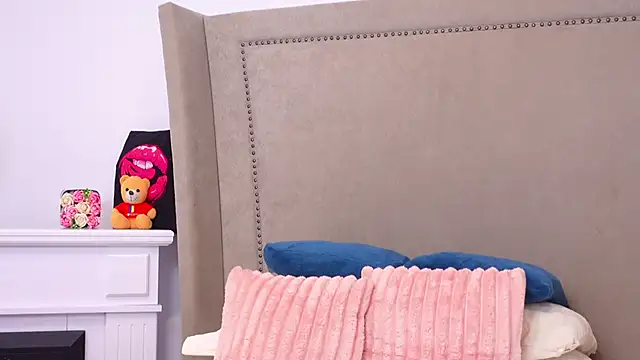 LexyRene online show from 02.14.25