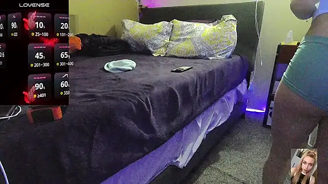 Snapshot of Blondiewithanass chatting on 03.19.26 Blondiewithanass online show from 03.19.26