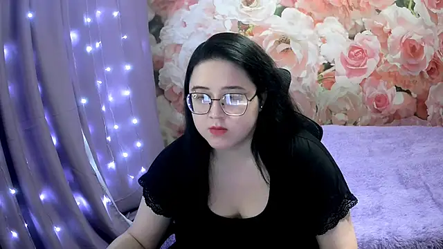 Snapshot of OverseerX chatting on 01.12.25 OverseerX online show from 01.12.25