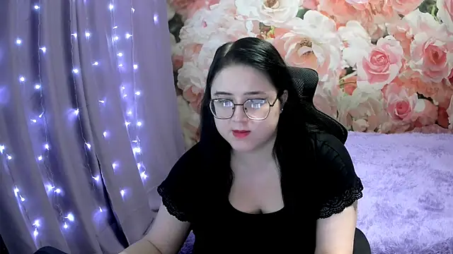 Snapshot of OverseerX chatting on 02.09.25 OverseerX online show from 02.09.25