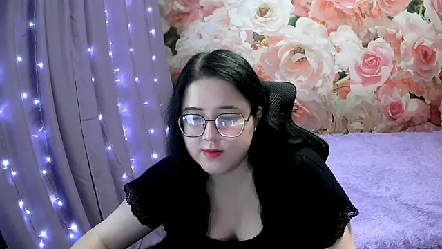 Snapshot of OverseerX chatting on 02.10.25 OverseerX online show from 02.10.25