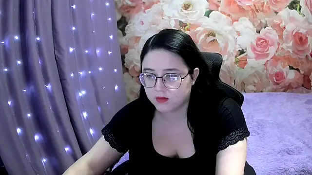 Snapshot of OverseerX chatting on 03.06.25 OverseerX online show from 03.06.25