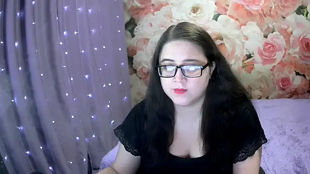 Snapshot of OverseerX chatting on 09.11.25 OverseerX online show from 09.11.25