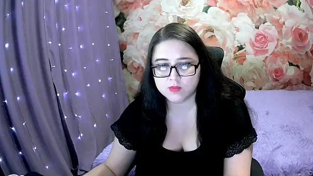 Snapshot of OverseerX chatting on 09.17.25 OverseerX online show from 09.17.25