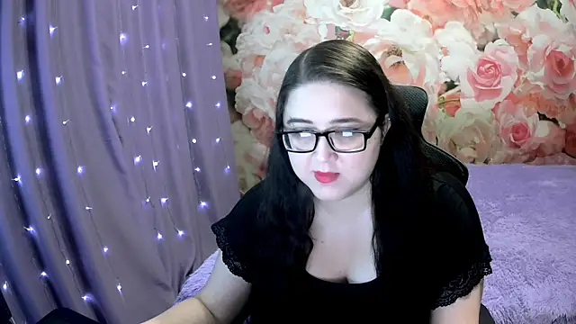 Snapshot of OverseerX chatting on 09.18.25 OverseerX online show from 09.18.25