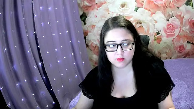 Snapshot of OverseerX chatting on 09.24.25 OverseerX online show from 09.24.25