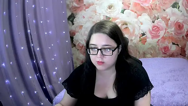 Snapshot of OverseerX chatting on 10.08.25 OverseerX online show from 10.08.25