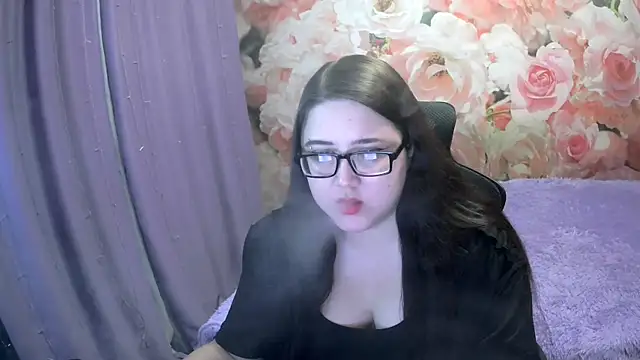 Snapshot of OverseerX chatting on 10.24.25 OverseerX online show from 10.24.25