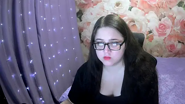 Snapshot of OverseerX chatting on 10.28.25 OverseerX online show from 10.28.25