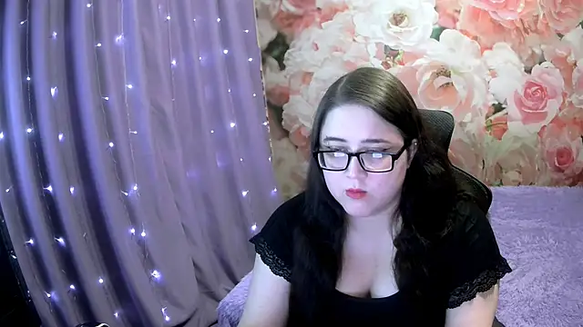 Snapshot of OverseerX chatting on 11.20.25 OverseerX online show from 11.20.25