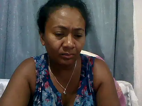 Snapshot of sexyladii chatting on 10.22.25 sexyladii online show from 10.22.25