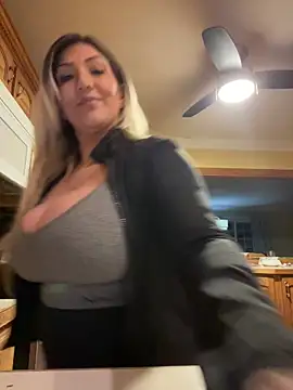 LittleMissEeve online show from 03.17.25